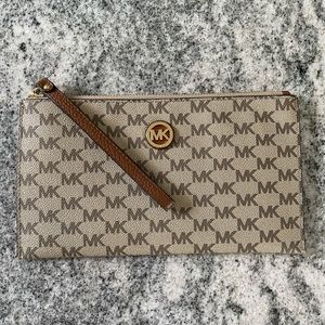 Michael Kors Wristlet